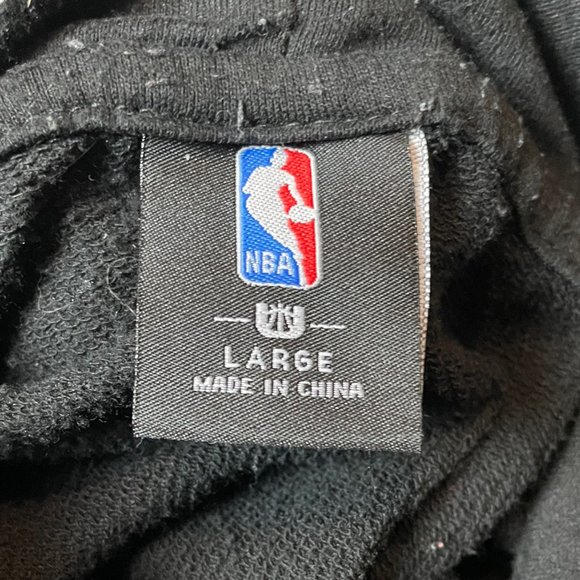 NBA Chicago Bulls Black on Black Short-Sleeve Checkerboard Hoodie - Large - Picture 9 of 9